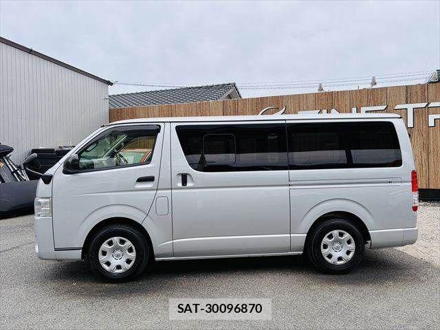 Toyota HIACE VAN 2016-08 4603544-18