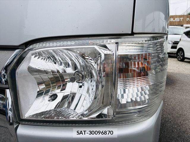 Toyota HIACE VAN 2016-08 4603544-19
