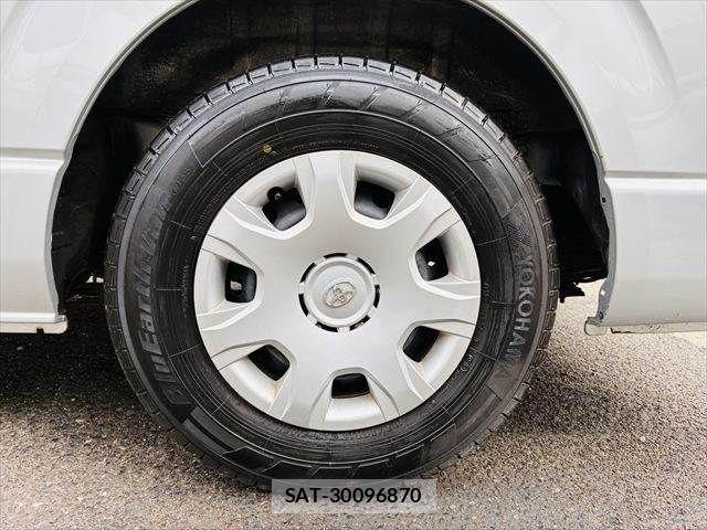 Toyota HIACE VAN 2016-08 4603544-24