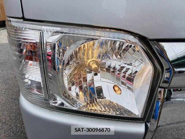 Toyota HIACE VAN 2016-08 4603544-26