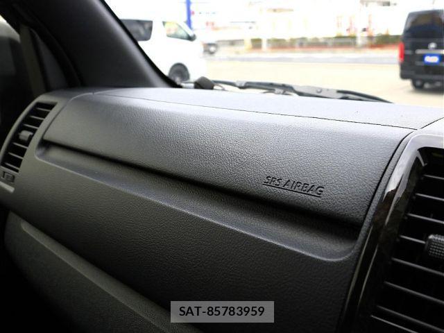 Toyota HIACE VAN 2023-01 4641357-18