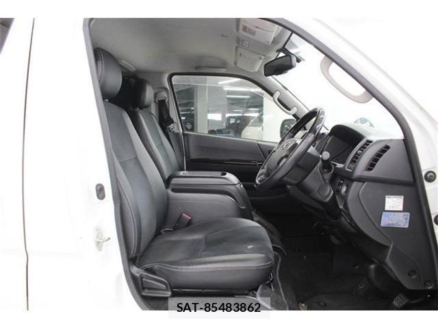 Toyota HIACE VAN 2016-09 4758827-26