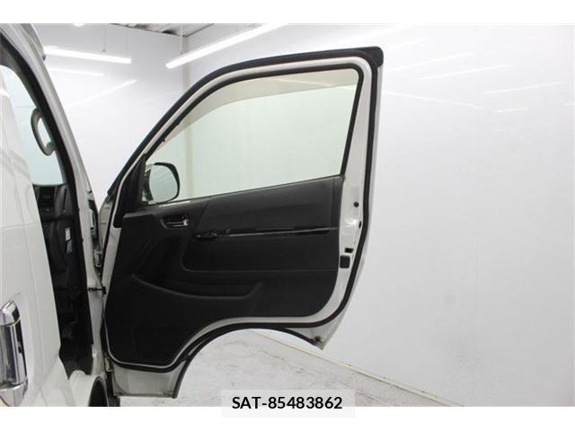 Toyota HIACE VAN 2016-09 4758827-28