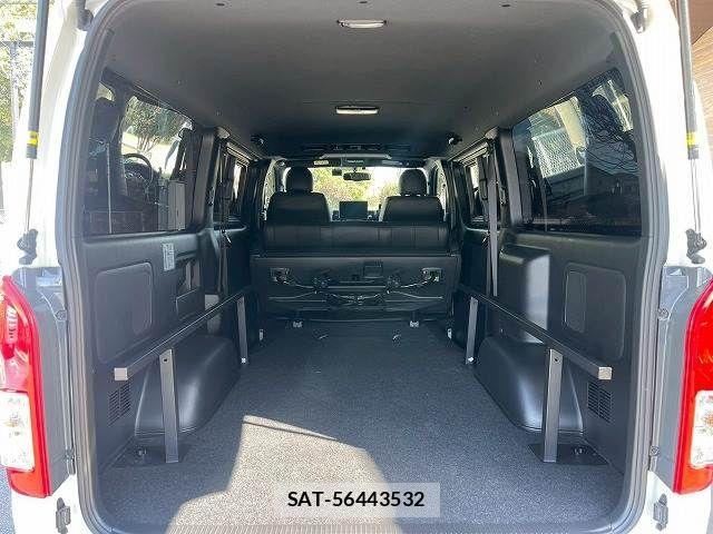Toyota HIACE VAN 2023-01 4758815-12