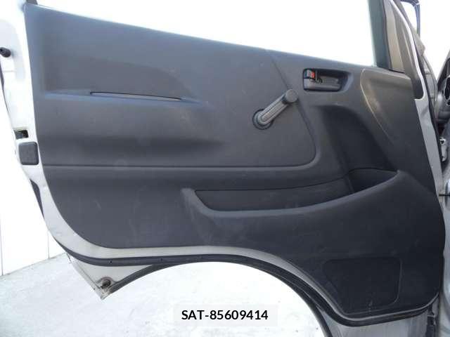 Toyota HIACE VAN 2005-05 4991535-26