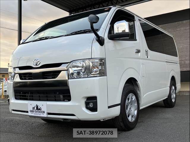 Toyota HIACE VAN 2025-10 5881178-11