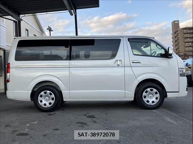 Toyota HIACE VAN 2025-10 5881178-12
