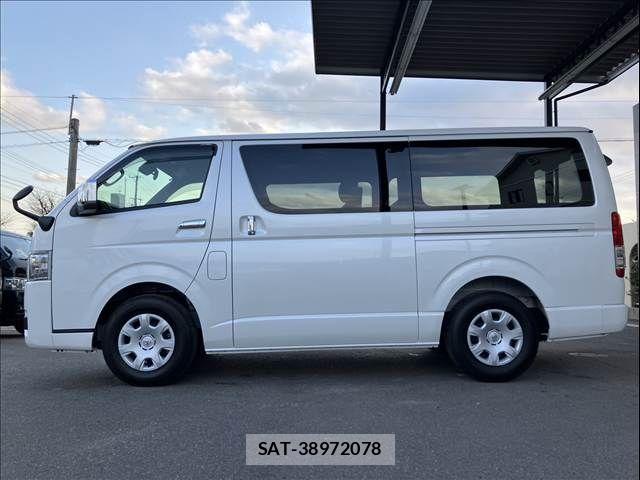 Toyota HIACE VAN 2025-10 5881178-13
