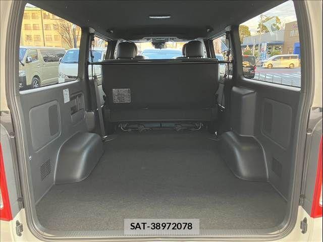 Toyota HIACE VAN 2025-10 5881178-19