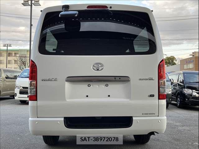 Toyota HIACE VAN 2025-10 5881178-2