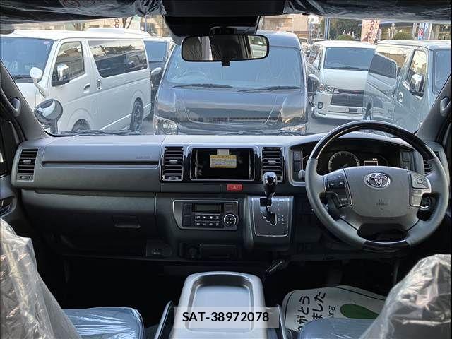 Toyota HIACE VAN 2025-10 5881178-3