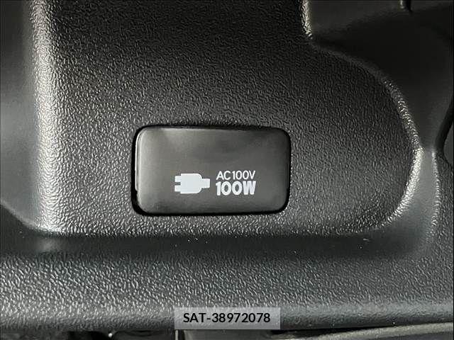 Toyota HIACE VAN 2025-10 5881178-5