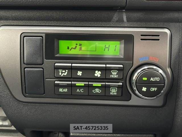 Toyota HIACE VAN 2025-12 5881162-10