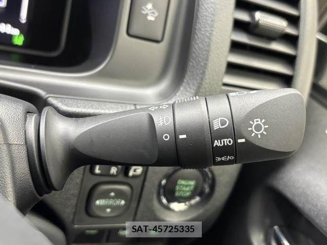 Toyota HIACE VAN 2025-12 5881162-11