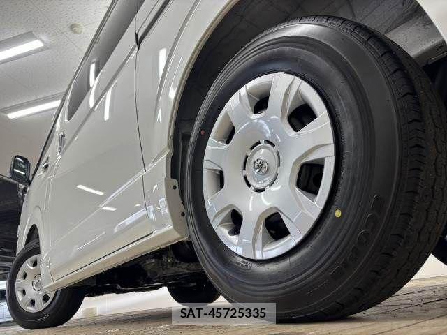 Toyota HIACE VAN 2025-12 5881162-18
