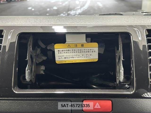 Toyota HIACE VAN 2025-12 5881162-2
