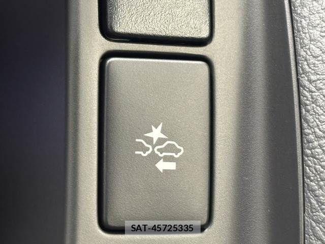 Toyota HIACE VAN 2025-12 5881162-7