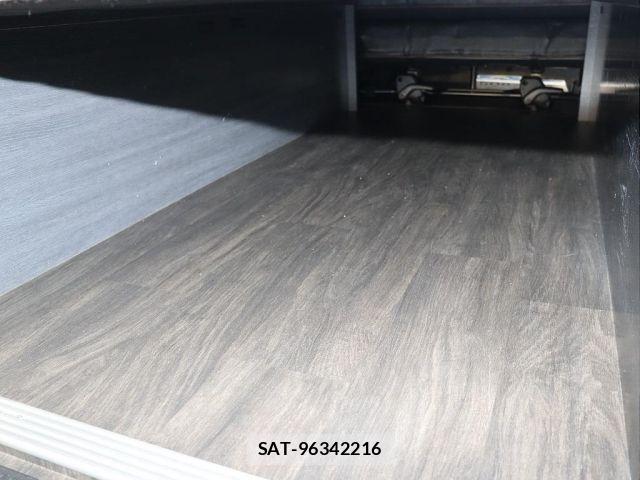 Toyota HIACE VAN 2017-01 5881155-12