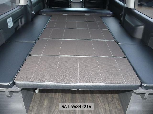 Toyota HIACE VAN 2017-01 5881155-13