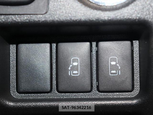 Toyota HIACE VAN 2017-01 5881155-19