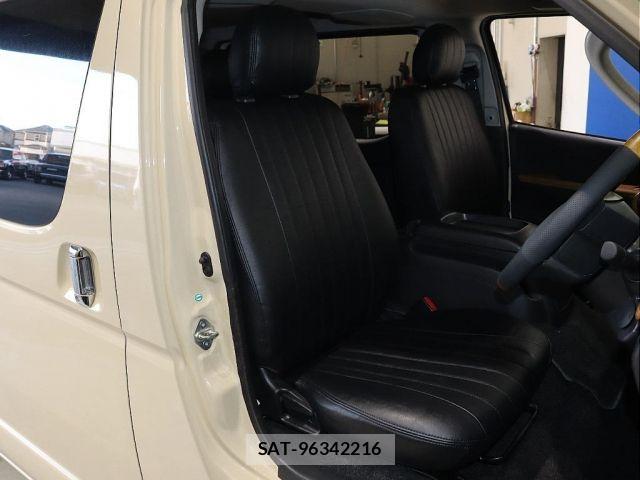 Toyota HIACE VAN 2017-01 5881155-2