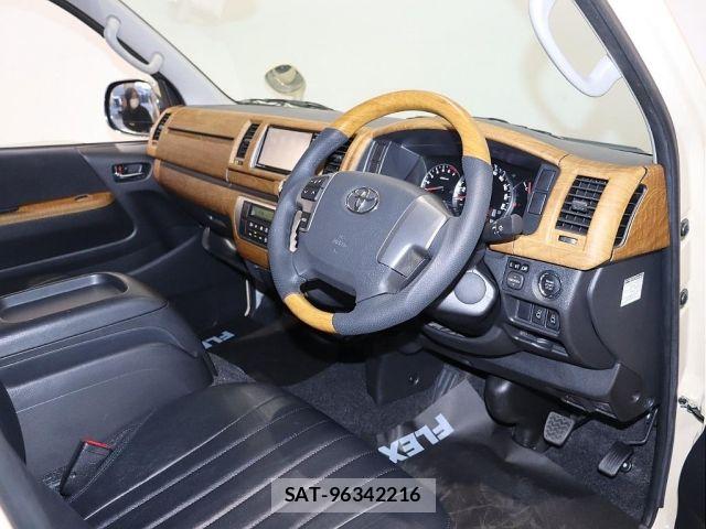Toyota HIACE VAN 2017-01 5881155-3