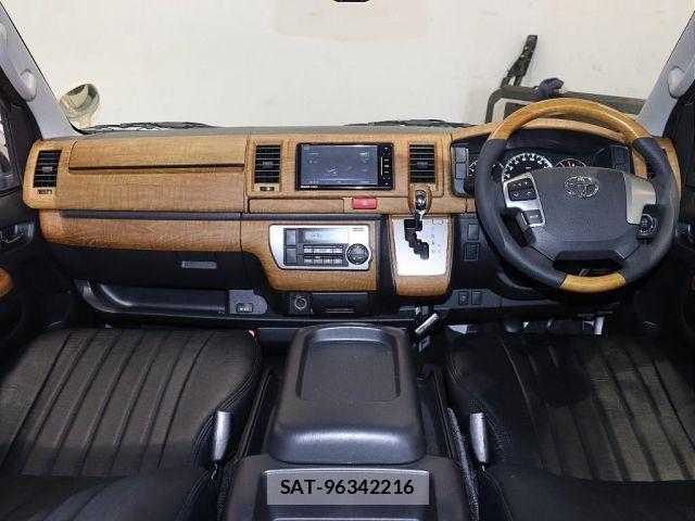 Toyota HIACE VAN 2017-01 5881155-6