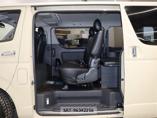 Toyota HIACE VAN 2017-01 5881155-7
