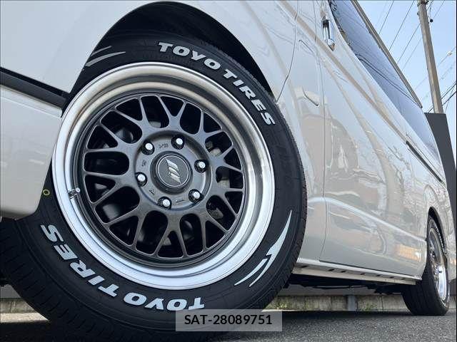 Toyota HIACE VAN 2022-12 5881185-9