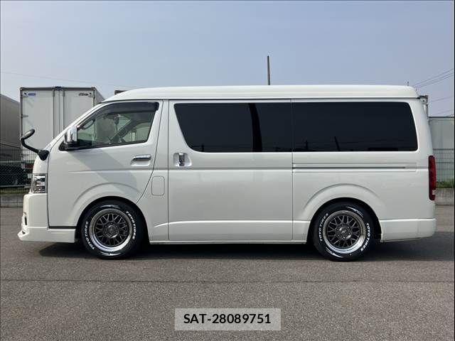 Toyota HIACE VAN 2022-12 5881185-13