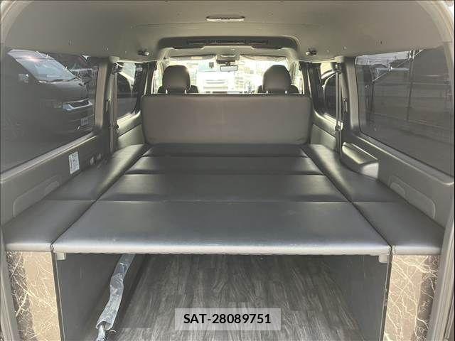 Toyota HIACE VAN 2022-12 5881185-19