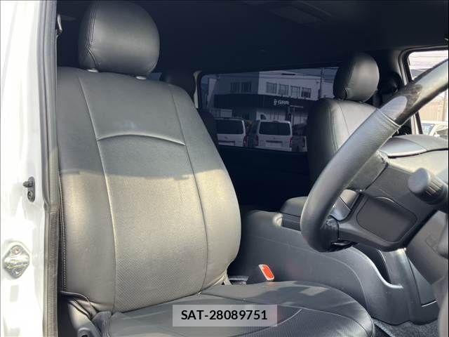 Toyota HIACE VAN 2022-12 5881185-6