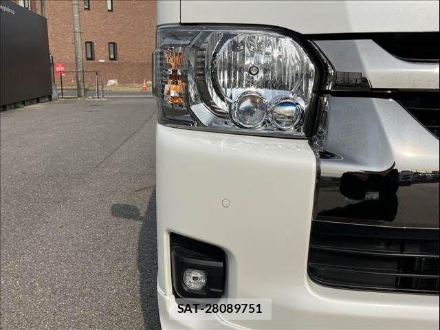 Toyota HIACE VAN 2022-12 5881185-8