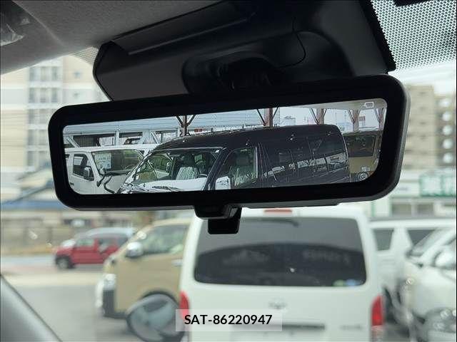 Toyota HIACE VAN 2026-02 5881156-16