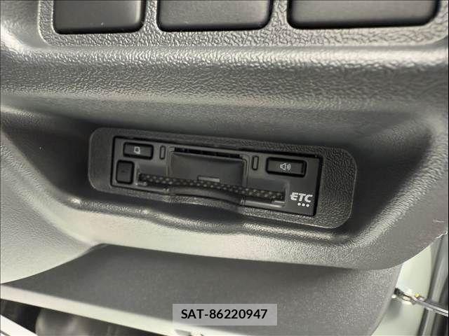 Toyota HIACE VAN 2026-02 5881156-18
