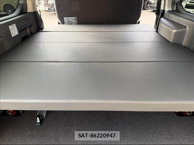 Toyota HIACE VAN 2026-02 5881156-19