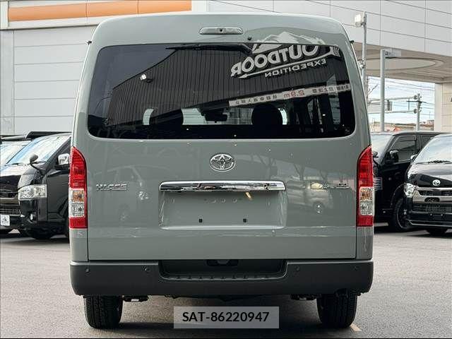 Toyota HIACE VAN 2026-02 5881156-2