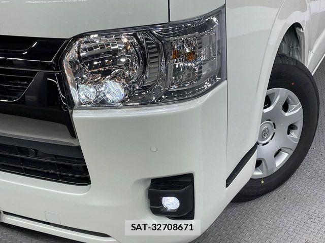 Toyota HIACE VAN 2026-02 5881188-11