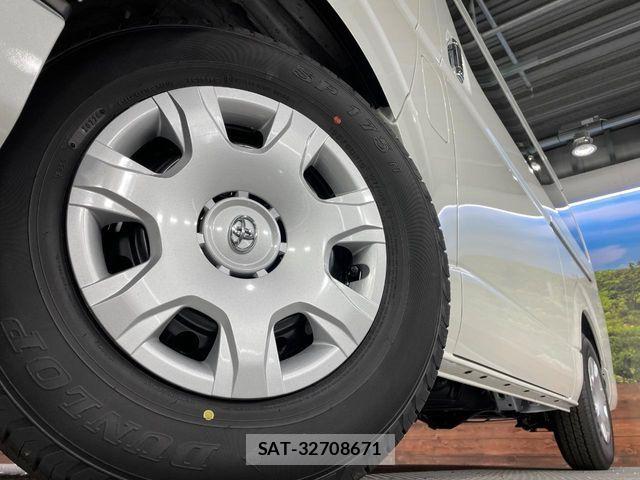 Toyota HIACE VAN 2026-02 5881188-12