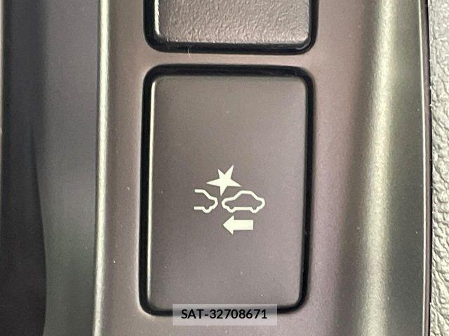 Toyota HIACE VAN 2026-02 5881188-6