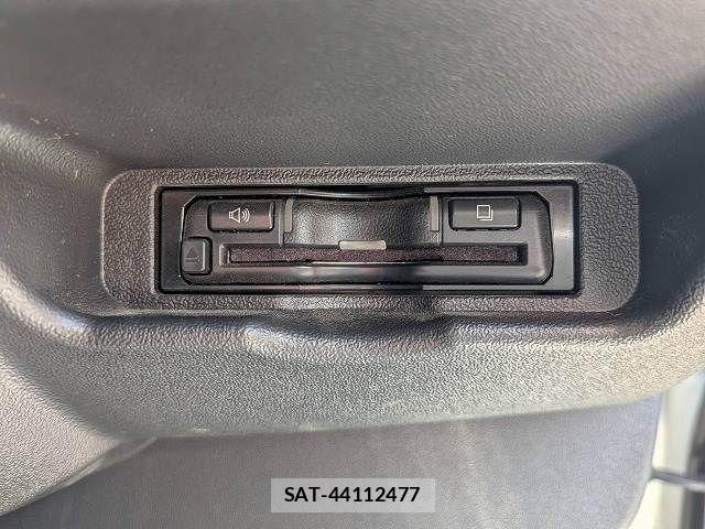 Toyota HIACE VAN 2020-05 5881230-9