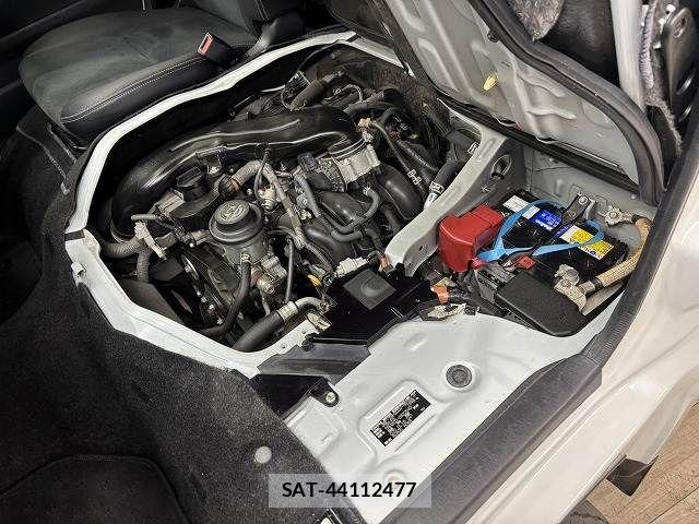 Toyota HIACE VAN 2020-05 5881230-17