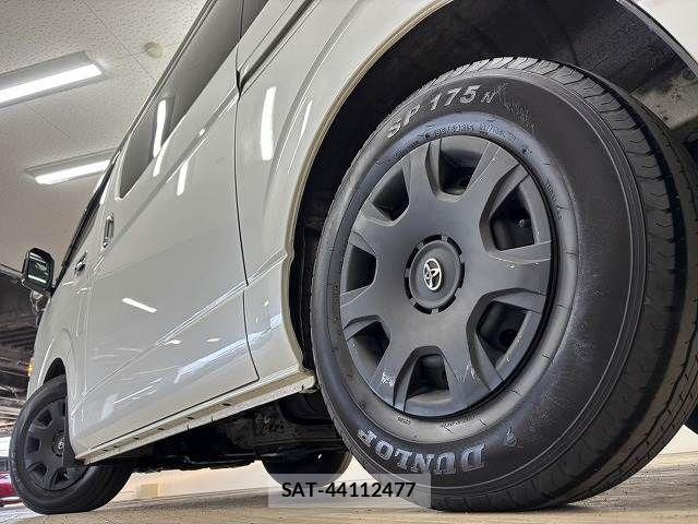Toyota HIACE VAN 2020-05 5881230-18