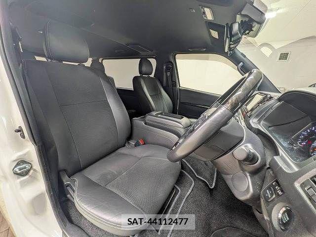 Toyota HIACE VAN 2020-05 5881230-4
