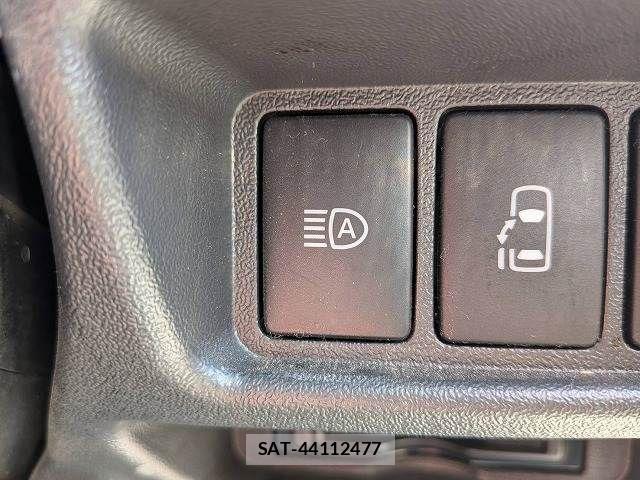 Toyota HIACE VAN 2020-05 5881230-8