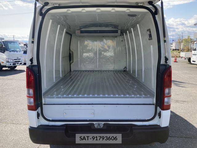 Toyota HIACE VAN 2017-08 5881243-10
