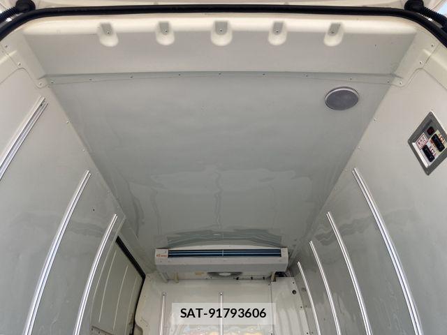 Toyota HIACE VAN 2017-08 5881243-12