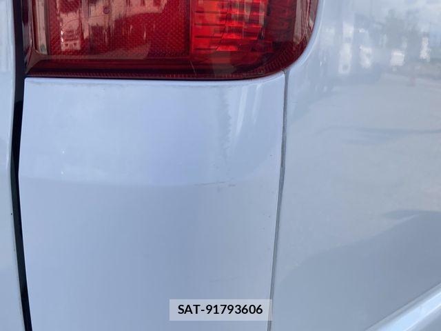 Toyota HIACE VAN 2017-08 5881243-17