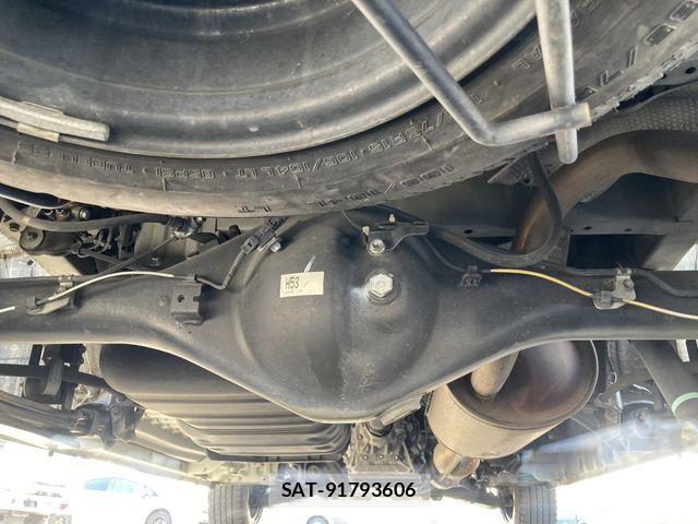 Toyota HIACE VAN 2017-08 5881243-19