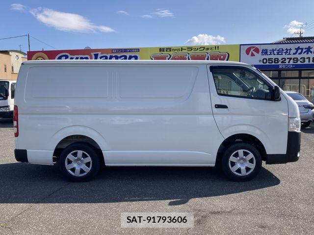 Toyota HIACE VAN 2017-08 5881243-5